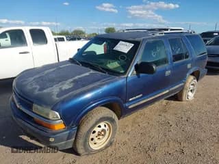 ✅ 2002 Chevrolet Blazer LS • VIN: 1GNDT13W82K101185 • Lot: 43332635. Wystawiony na IAAI z przebiegiem 130 604 mil. Bezpłatny archiwum sprzedaży aukcyjnych z USA i szczegółowy raport historii pojazdu na DreamBid. Zdjęcie 2.