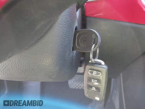 ✅ 2012 Volkswagen Beetle 2.5L PZEV • VIN: 3VWJP7AT2CM628982 • Lot: 43048599. Wystawiony na IAAI z przebiegiem 107 848 mil. Bezpłatny archiwum sprzedaży aukcyjnych z USA i szczegółowy raport historii pojazdu na DreamBid. Zdjęcie 11.