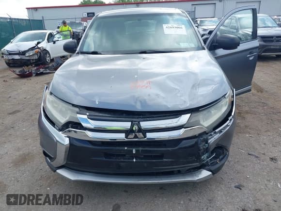 ✅ 2018 Mitsubishi Outlander ES • VIN: JA4AZ3A36JZ042040 • Лот: 42693066. Опубликован ранее на IAAI с пробегом 177 354 миль. Бесплатный доступ к архиву аукционных продаж из США и подробный отчёт об истории автомобиля на DreamBid. Изображение 10.