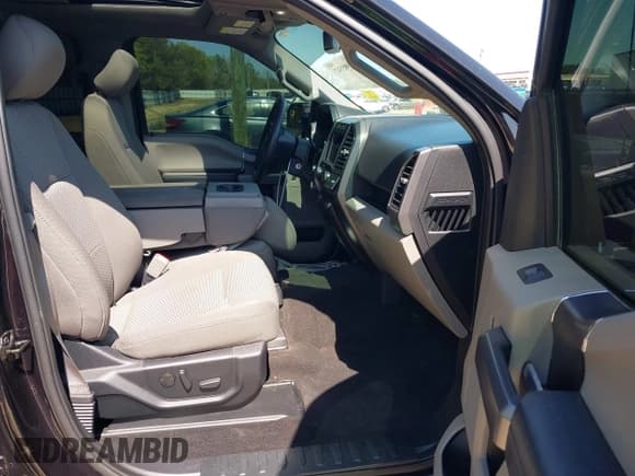 ✅ 2020 Ford F-150 XL • VIN: 1FTEW1EP4LKD41376 • Lot: 41985547. Wystawiony na IAAI z przebiegiem 21 257 mil. Bezpłatny archiwum sprzedaży aukcyjnych z USA i szczegółowy raport historii pojazdu na DreamBid. Zdjęcie 5.