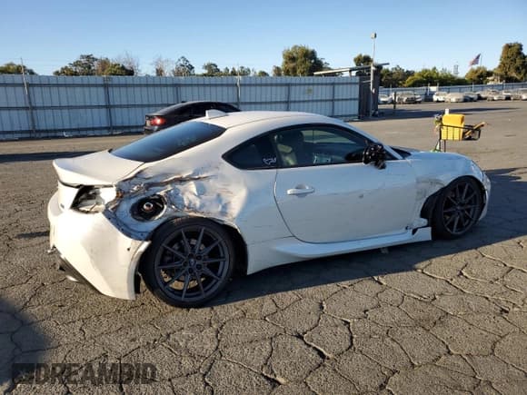 ✅ 2023 Subaru BRZ Limited • VIN: JF1ZDBE18P9701146 • Lot: 70717124. Listed on Copart with 39,359 mi. Free auction sales archive from the USA and detailed vehicle history report at DreamBid. Image 3.