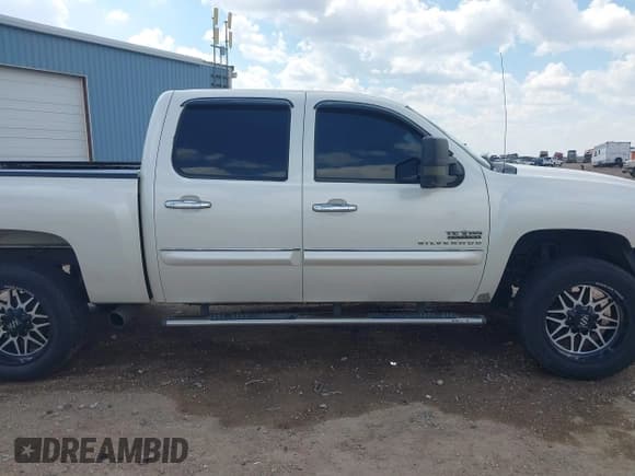 ✅ 2013 Chevrolet Silverado 1500 LT • VIN: 3GCPCSE02DG172235 • Lot: 43206307. Listed on IAAI with 96,944 mi. Free auction sales archive from the USA and detailed vehicle history report at DreamBid. Image 13.