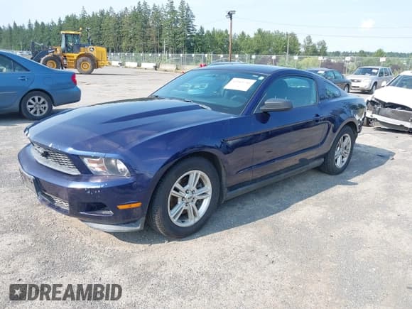 ✅ 2011 Ford Mustang V6 • VIN: 1ZVBP8AM9B5138207 • Lot: 42565744. Listed on IAAI with 154,151 mi. Free auction sales archive from the USA and detailed vehicle history report at DreamBid. Image 2.