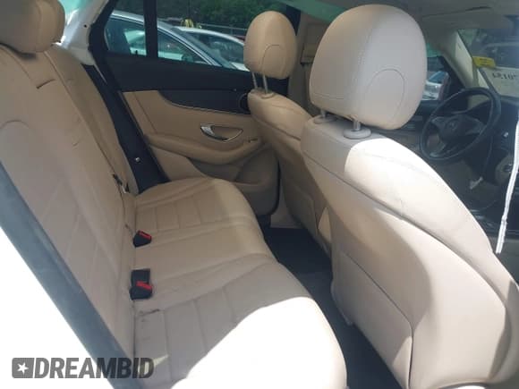 ✅ 2016 Mercedes-Benz GLC 300 • VIN: WDC0G4JB3GF064280 • Lot: 42170154. Wystawiony na IAAI z przebiegiem 101 401 mil. Bezpłatny archiwum sprzedaży aukcyjnych z USA i szczegółowy raport historii pojazdu na DreamBid. Zdjęcie 8.