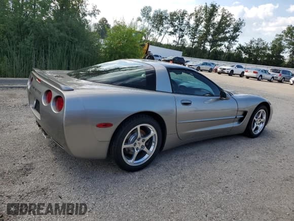 ✅ 2000 Chevrolet Corvette • VIN: 1G1YY22G7Y5113288 • Лот: 68755995. Опубликован ранее на Copart с пробегом 17 128 миль. Бесплатный доступ к архиву аукционных продаж из США и подробный отчёт об истории автомобиля на DreamBid. Изображение 3.