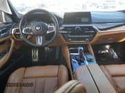 ✅ 2019 BMW M5 Competition • VIN: WBSJF0C54KB284808 • Lot: 71974952. Wystawiony na Copart z przebiegiem 26 888 mil. Bezpłatny archiwum sprzedaży aukcyjnych z USA i szczegółowy raport historii pojazdu na DreamBid. Zdjęcie 8.