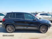 ✅ 2014 Volkswagen Tiguan S • VIN: WVGAV3AX2EW625339 • Lot: 43397832. Wystawiony na IAAI z przebiegiem 104 378 mil. Bezpłatny archiwum sprzedaży aukcyjnych z USA i szczegółowy raport historii pojazdu na DreamBid. Zdjęcie 13.