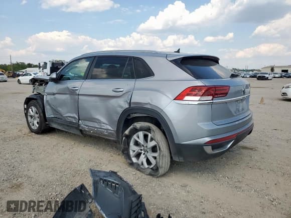 ✅ 2021 Volkswagen Atlas S • VIN: 1V2AC2CA9MC204374 • Lot: 83822435. Listed on Copart with 63,751 mi. Free auction sales archive from the USA and detailed vehicle history report at DreamBid. Image 2.