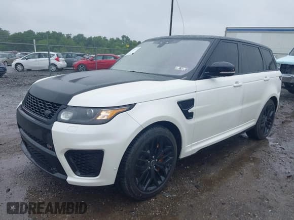 ✅ 2017 Land Rover Range Rover Sport SVR • VIN: SALWZ2FE2HA144422 • Lot: 42331478. Wystawiony na IAAI z przebiegiem 63 800 mil. Bezpłatny archiwum sprzedaży aukcyjnych z USA i szczegółowy raport historii pojazdu na DreamBid. Zdjęcie 17.
