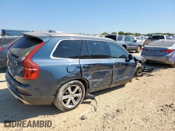 ✅ 2021 Volvo XC90 Momentum • VIN: YV4102CK3M1691695 • Лот: 84833295. Опубликован ранее на Copart с пробегом Не указан. Бесплатный доступ к архиву аукционных продаж из США и подробный отчёт об истории автомобиля на DreamBid. Изображение 3.