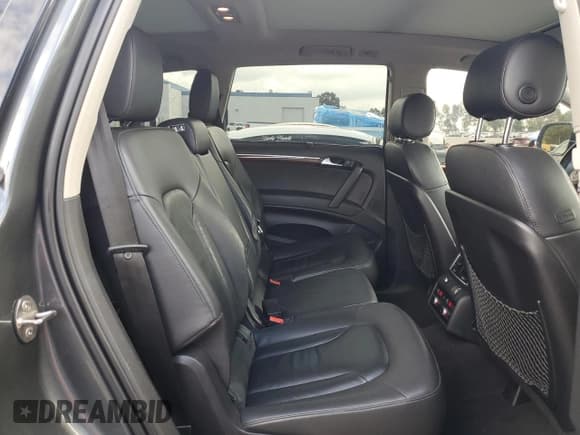 ✅ 2015 Audi Q7 Premium Plus • VIN: WA1LGAFE3FD011524 • Лот: 90199505. Опубликован ранее на Copart с пробегом 134 563 миль. Бесплатный доступ к архиву аукционных продаж из США и подробный отчёт об истории автомобиля на DreamBid. Изображение 11.