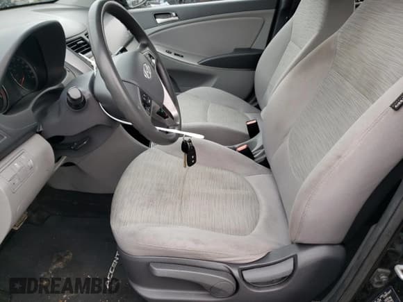 ✅ 2016 Hyundai Accent SE • VIN: KMHCT4AE8GU086971 • Лот: 77829914. Опубликован ранее на Copart с пробегом 161 429 миль. Бесплатный доступ к архиву аукционных продаж из США и подробный отчёт об истории автомобиля на DreamBid. Изображение 7.