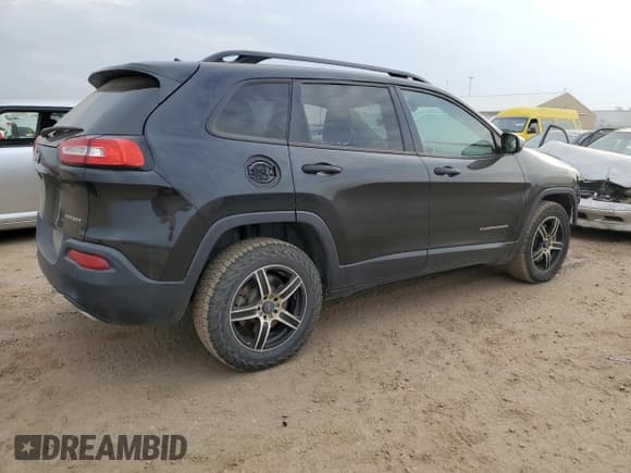 ✅ 2016 Jeep Cherokee Altitude • VIN: 1C4PJMAS1GW283566 • Lot: 67625815. Listed on Copart with 125,217 mi. Free auction sales archive from the USA and detailed vehicle history report at DreamBid. Image 3.