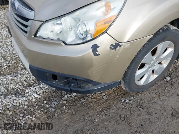 ✅ 2010 Subaru Outback Premium All-Weather Anniversary • VIN: 4S4BRBCC4A3348878 • Lot: 43819918. Listed on IAAI with 196,000 mi. Free auction sales archive from the USA and detailed vehicle history report at DreamBid. Image 6.