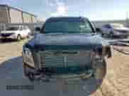 2019 Chevrolet Tahoe LT z VIN 1GNSCBKC2KR118169, wystawiony jako Copart lot #85701705 z przebiegiem 113 918 mil mil oraz Czysty tytuł • Clean title. Historia ofert i sprzedaży dostępna na DreamBid. Obrazek 5.
