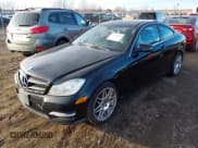 ✅ 2014 Mercedes-Benz C 250 • VIN: WDDGJ4HB5EG327622 • Lot: 41534358. Wystawiony na IAAI z przebiegiem 140 843 mil. Bezpłatny archiwum sprzedaży aukcyjnych z USA i szczegółowy raport historii pojazdu na DreamBid. Zdjęcie 18.