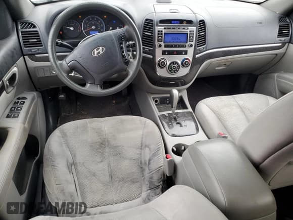 ✅ 2009 Hyundai Santa Fe GLS • VIN: 5NMSG13D69H300311 • Lot: 79285574. Listed on Copart with 412,959 mi. Free auction sales archive from the USA and detailed vehicle history report at DreamBid. Image 8.