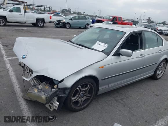 ✅ 2005 BMW 3 Series 330i • VIN: WBAEV534X5KM43154 • Лот: 42322259. Опубликован ранее на IAAI с пробегом 184 994 миль. Бесплатный доступ к архиву аукционных продаж из США и подробный отчёт об истории автомобиля на DreamBid. Изображение 2.