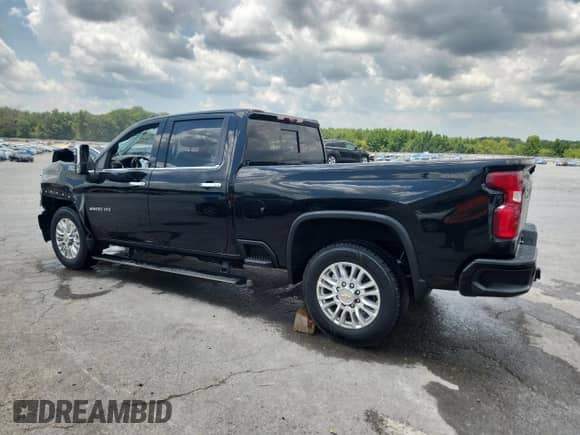 2022 Chevrolet Silverado 2500HD High Country with VIN 1GC4YREY6NF355742, listed as a Copart auction lot 66037655 with 40,354 mi miles and Salvage title. Bid and sale history available at DreamBid. Image 2.