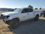 ✅ 2023 Toyota Tacoma Limited • VIN: 3TYGZ5AN7PT116688 • Лот: 71136335. Опубликован ранее на Copart с пробегом 26 666 миль. Бесплатный доступ к архиву аукционных продаж из США и подробный отчёт об истории автомобиля на DreamBid. Изображение 1.