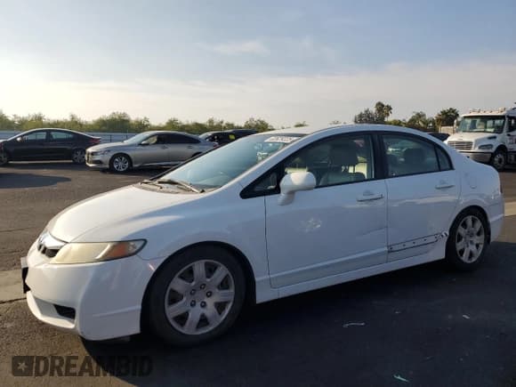 ✅ 2009 Honda Civic LX • VIN: 2HGFA16509H544055 • Lot: 82629225. Listed on Copart with 181,405 mi. Free auction sales archive from the USA and detailed vehicle history report at DreamBid. Image 1.