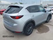 ✅ 2020 Mazda CX-5 Touring • VIN: JM3KFBCM9L0787379 • Lot: 42948238. Wystawiony na IAAI z przebiegiem 190 399 mil. Bezpłatny archiwum sprzedaży aukcyjnych z USA i szczegółowy raport historii pojazdu na DreamBid. Zdjęcie 4.