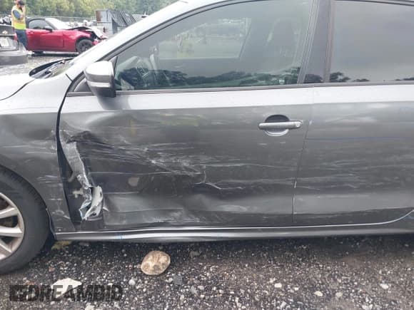 ✅ 2011 Volkswagen Jetta SE • VIN: 3VWDZ7AJ1BM011593 • Lot: 43059066. Listed on IAAI with 145,578 mi. Free auction sales archive from the USA and detailed vehicle history report at DreamBid. Image 6.