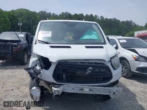 ✅ 2016 Ford Transit Cargo • VIN: 1FTYE1YM6GKB15539 • Lot: 42228687. Wystawiony na IAAI z przebiegiem 326 338 mil. Bezpłatny archiwum sprzedaży aukcyjnych z USA i szczegółowy raport historii pojazdu na DreamBid. Zdjęcie 6.