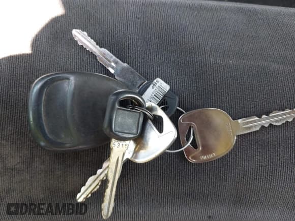 ✅ 2002 Chevrolet Silverado 1500 LT • VIN: 2GCEK19TX21317889 • Lot: 42113996. Listed on IAAI with 278,114 mi. Free auction sales archive from the USA and detailed vehicle history report at DreamBid. Image 11.