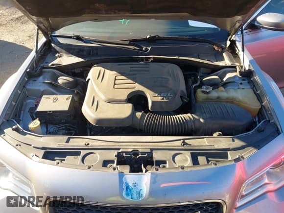 ✅ 2015 Chrysler 300 Limited • VIN: 2C3CCAAG9FH830698 • Лот: 43632625. Опубликован ранее на IAAI с пробегом 267 992 миль. Бесплатный доступ к архиву аукционных продаж из США и подробный отчёт об истории автомобиля на DreamBid. Изображение 10.