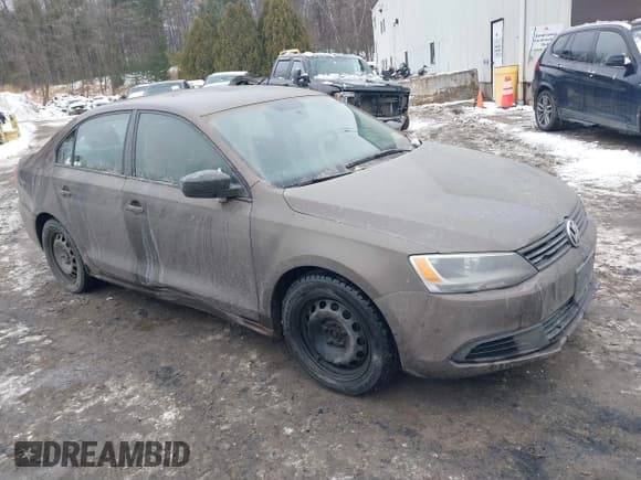 ✅ 2013 Volkswagen Jetta • VIN: 3VW2K7AJ4DM214606 • Lot: 41489941. Wystawiony na IAAI z przebiegiem 114 461 mil. Bezpłatny archiwum sprzedaży aukcyjnych z USA i szczegółowy raport historii pojazdu na DreamBid. Zdjęcie 1.