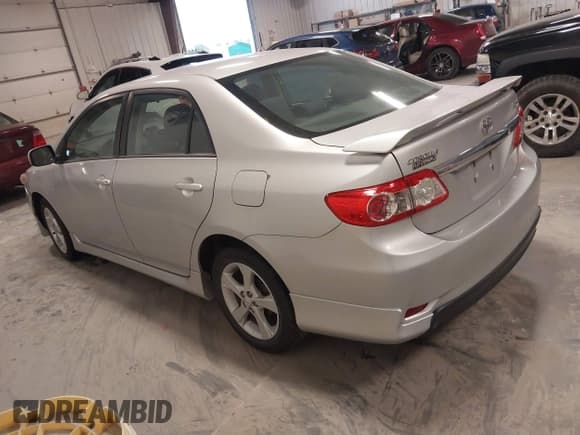 ✅ 2012 Toyota Corolla LE • VIN: 5YFBU4EE8CP005398 • Лот: 43511962. Опубликован ранее на IAAI с пробегом 107 356 миль. Бесплатный доступ к архиву аукционных продаж из США и подробный отчёт об истории автомобиля на DreamBid. Изображение 3.