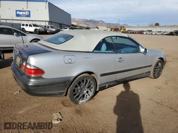 ✅ 2001 Mercedes-Benz CLK 320/430 • VIN: WDBLK70G41T057037 • Lot: 81661884. Wystawiony na Copart z przebiegiem 63 580 mil. Bezpłatny archiwum sprzedaży aukcyjnych z USA i szczegółowy raport historii pojazdu na DreamBid. Zdjęcie 3.