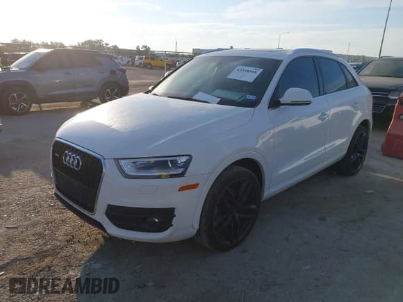 ✅ 2015 Audi Q3 Premium Plus • VIN: WA1EFCFS6FR011923 • Lot: 43398908. Wystawiony na IAAI z przebiegiem 143 374 mil. Bezpłatny archiwum sprzedaży aukcyjnych z USA i szczegółowy raport historii pojazdu na DreamBid. Zdjęcie 17.