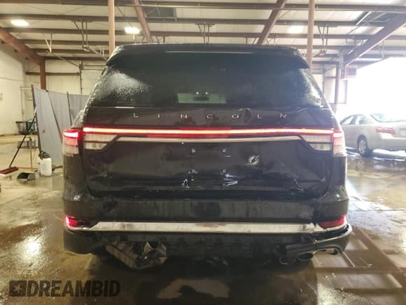 ✅ 2022 Lincoln Aviator Standard • VIN: 5LM5J6XC6NGL19805 • Lot: 88523685. Wystawiony na Copart z przebiegiem 69 705 mil. Bezpłatny archiwum sprzedaży aukcyjnych z USA i szczegółowy raport historii pojazdu na DreamBid. Zdjęcie 6.