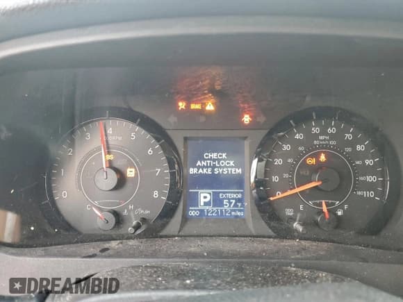 ✅ 2015 Toyota Sienna L • VIN: 5TDZK3DC0FS671939 • Lot: 93111825. Listed on Copart with 122,112 mi. Free auction sales archive from the USA and detailed vehicle history report at DreamBid. Image 9.