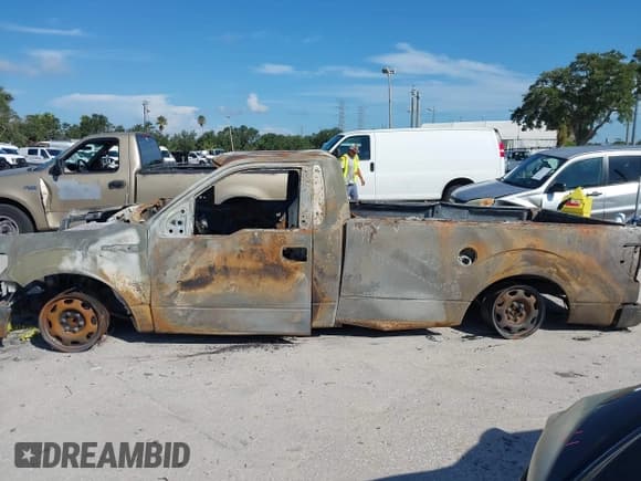 ✅ 2014 Ford F-150 XL • VIN: 1FTMF1CM4EKE34289 • Лот: 43025284. Опубликован ранее на IAAI с пробегом Не указан. Бесплатный доступ к архиву аукционных продаж из США и подробный отчёт об истории автомобиля на DreamBid. Изображение 13.