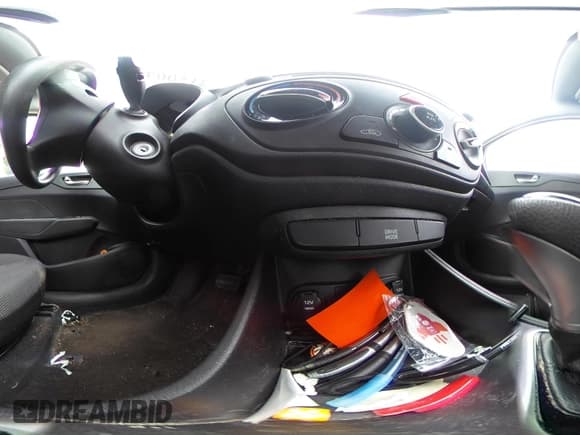 ✅ 2019 Hyundai Accent SE • VIN: 3KPC24A36KE064478 • Lot: 41500395. Listed on IAAI with 94,275 mi. Free auction sales archive from the USA and detailed vehicle history report at DreamBid. Image 18.