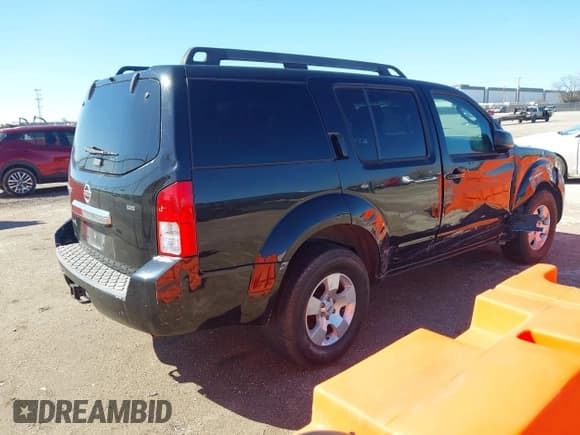 ✅ 2010 Nissan Pathfinder SE • VIN: 5N1AR1NN1AC621697 • Lot: 41720199. Wystawiony na IAAI z przebiegiem 199 214 mil. Bezpłatny archiwum sprzedaży aukcyjnych z USA i szczegółowy raport historii pojazdu na DreamBid. Zdjęcie 4.