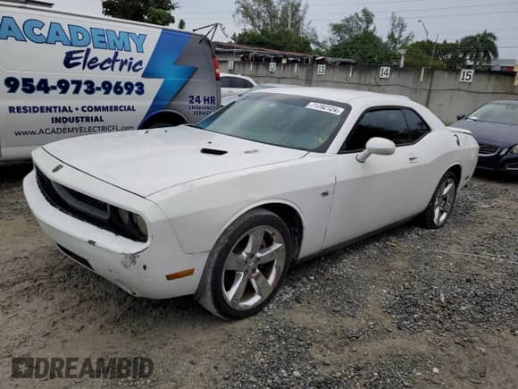 2010 Dodge Challenger R/T Classic z VIN 2B3CJ5DT2AH314131, wystawiony jako Copart lot #71792124 z przebiegiem Nie podano mil oraz Czysty tytuł • Clean title. Historia ofert i sprzedaży dostępna na DreamBid. Obrazek 1.