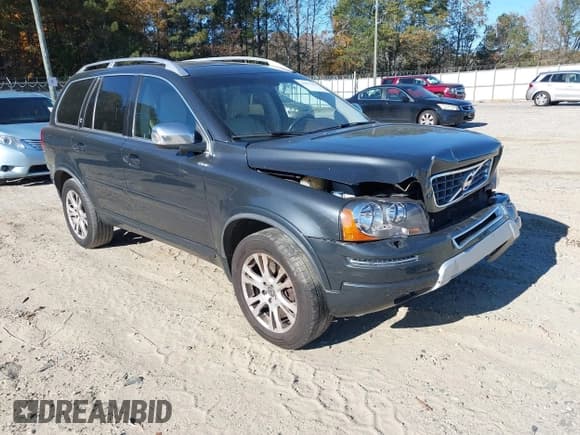 ✅ 2014 Volvo XC90 • VIN: YV4952CY8E1685708 • Lot: 43671413. Wystawiony na IAAI z przebiegiem 122 499 mil. Bezpłatny archiwum sprzedaży aukcyjnych z USA i szczegółowy raport historii pojazdu na DreamBid. Zdjęcie 1.