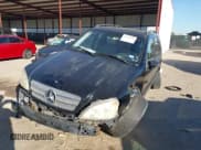 ✅ 2004 Mercedes-Benz M 350 • VIN: 4JGAB57E54A460442 • Lot: 43581890. Wystawiony na IAAI z przebiegiem 165 500 mil. Bezpłatny archiwum sprzedaży aukcyjnych z USA i szczegółowy raport historii pojazdu na DreamBid. Zdjęcie 2.