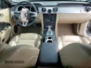 ✅ 2007 Ford Mustang Deluxe • VIN: 1ZVHT84N275351081 • Лот: 84615555. Опубликован ранее на Copart с пробегом 52 687 миль. Бесплатный доступ к архиву аукционных продаж из США и подробный отчёт об истории автомобиля на DreamBid. Изображение 8.