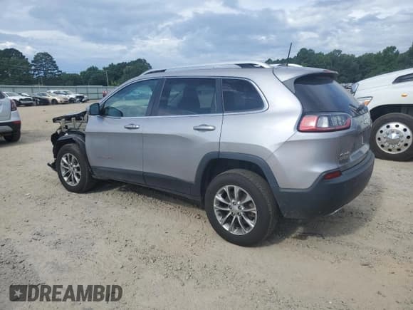 ✅ 2019 Jeep Cherokee Altitude • VIN: 1C4PJMLX8KD107014 • Лот: 60798305. Опубликован ранее на Copart с пробегом 120 472 миль. Бесплатный доступ к архиву аукционных продаж из США и подробный отчёт об истории автомобиля на DreamBid. Изображение 2.