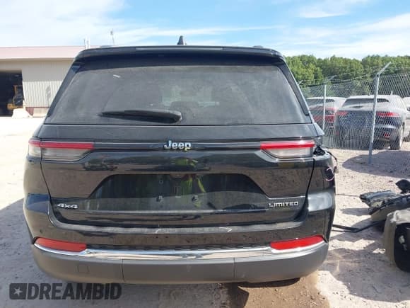 ✅ 2023 Jeep Grand Cherokee Limited • VIN: 1C4RJHBG3PC516665 • Lot: 43357909. Wystawiony na IAAI z przebiegiem 53 353 mil. Bezpłatny archiwum sprzedaży aukcyjnych z USA i szczegółowy raport historii pojazdu na DreamBid. Zdjęcie 17.