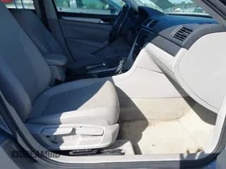 ✅ 2015 Volkswagen Passat S • VIN: 1VWAS7A35FC098818 • Lot: 43482250. Wystawiony na IAAI z przebiegiem 138 997 mil. Bezpłatny archiwum sprzedaży aukcyjnych z USA i szczegółowy raport historii pojazdu na DreamBid. Zdjęcie 5.