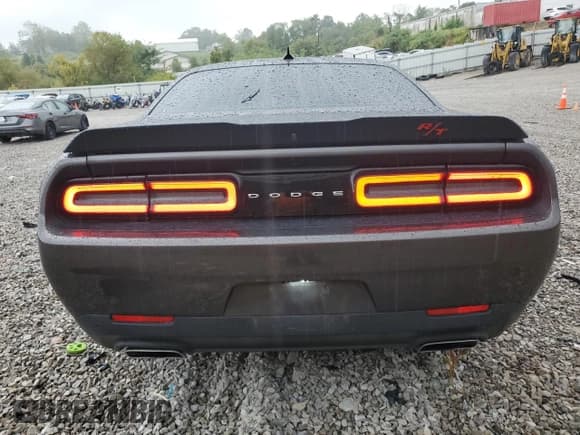 ✅ 2018 Dodge Challenger R/T Scat Pack • VIN: 2C3CDZFJ9JH116580 • Lot: 82117625. Wystawiony na Copart z przebiegiem 55 531 mil. Bezpłatny archiwum sprzedaży aukcyjnych z USA i szczegółowy raport historii pojazdu na DreamBid. Zdjęcie 6.