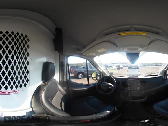 ✅ 2020 Ford Transit Cargo • VIN: 1FTBR1X88LKB42413 • Lot: 42008866. Wystawiony na IAAI z przebiegiem 77 665 mil. Bezpłatny archiwum sprzedaży aukcyjnych z USA i szczegółowy raport historii pojazdu na DreamBid. Zdjęcie 18.