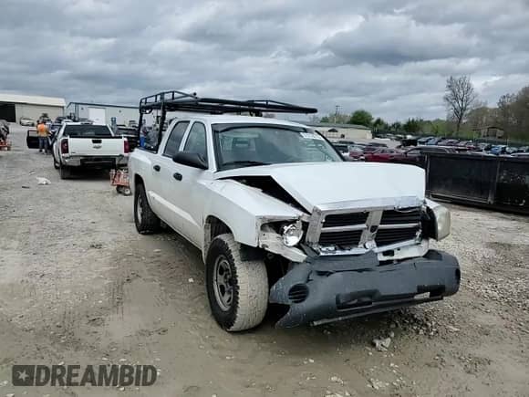 ✅ 2006 Dodge Dakota ST • VIN: 1D7HE28N26S701982 • Лот: 51218215. Размещён на Copart с пробегом 169 678 миль миль. Получите бесплатный доступ к архиву аукционных продаж из США и посмотрите подробный отчёт об истории автомобиля на DreamBid. Изображение 10.