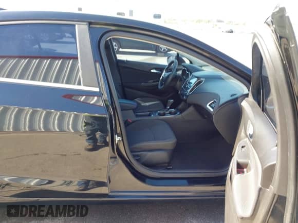 2018 Chevrolet Cruze LT with VIN 1G1BE5SM0J7126125, listed as a IAAI auction lot 43422433 with 50,301 mi miles and . Bid and sale history available at DreamBid. Image 5.